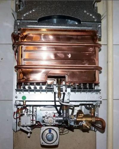 Газовая колонка без крышки